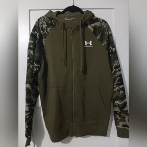 New With Tags Men's camo zip up hoodie.
